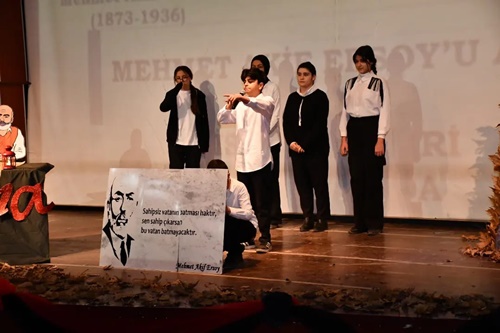 Kaymakamımız İhsan Emre AYDIN, Mehmet Akif Ersoy Ortaokulu Tarafından Hazırlanan "Mehmet Akif Ersoy'u Anma  Programı"na Katıldı.